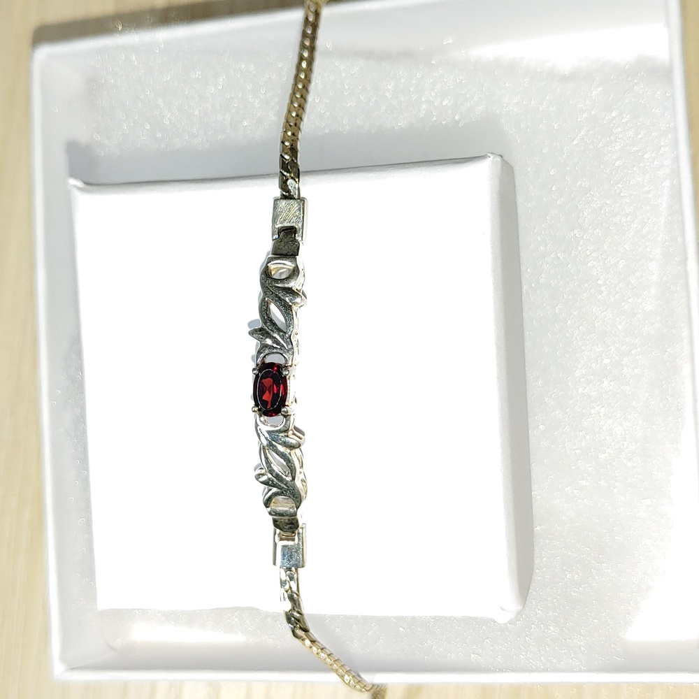 Vintage Silver Tone Bracelet with Garnet